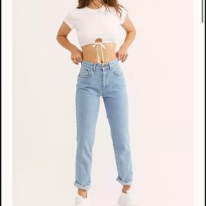 Ragged rip butt mom jeans- never worn